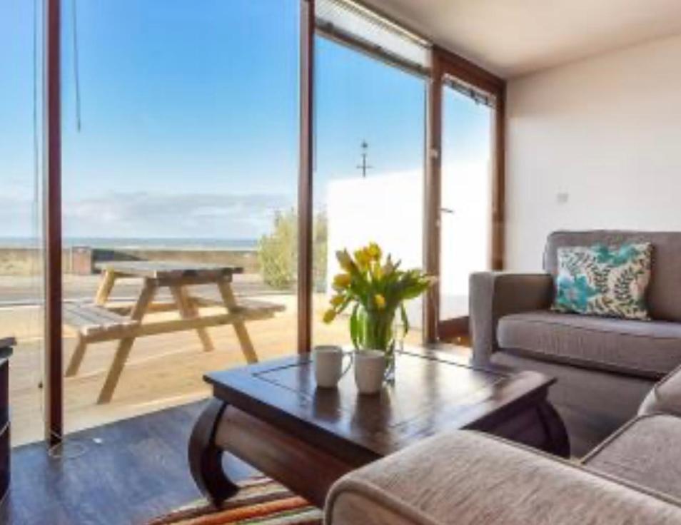 Westward Ho! Beachfront Luxury For 2 Exterior photo